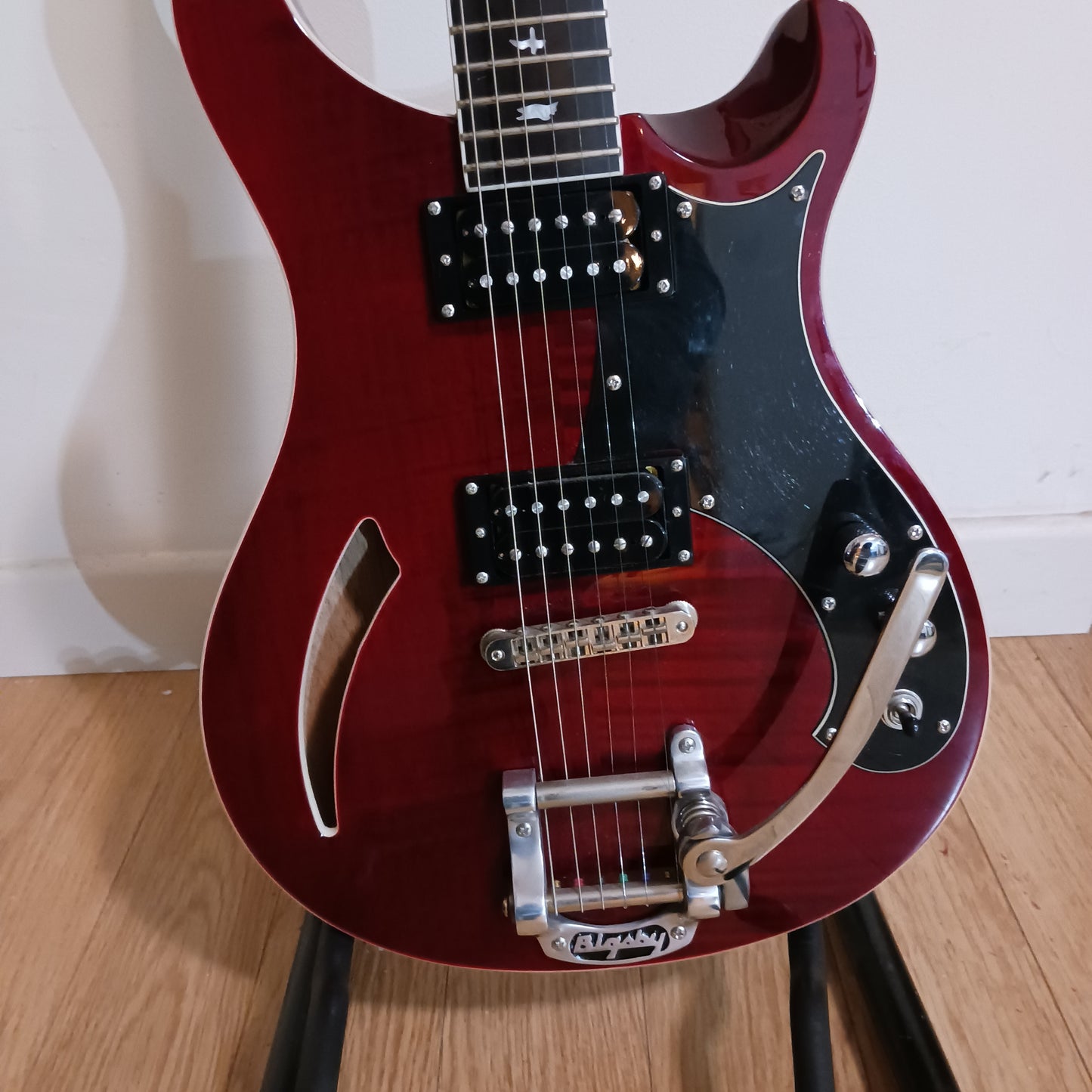 PRS SE Custom Semi-Hollow with a factory-installed Bigsby tremolo (PREOWNED)