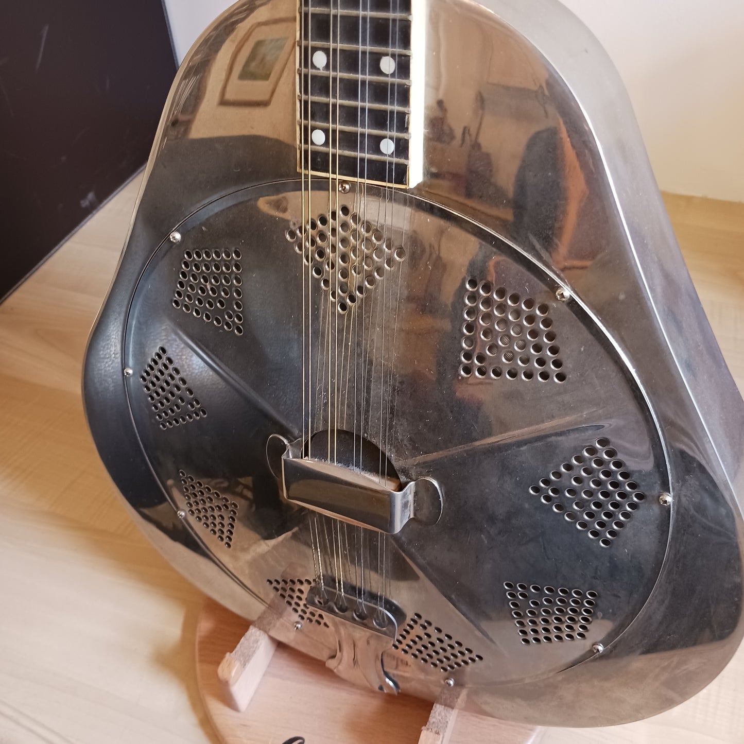 Resonator Mandolin by Vintage Guitars (PREOWNED)