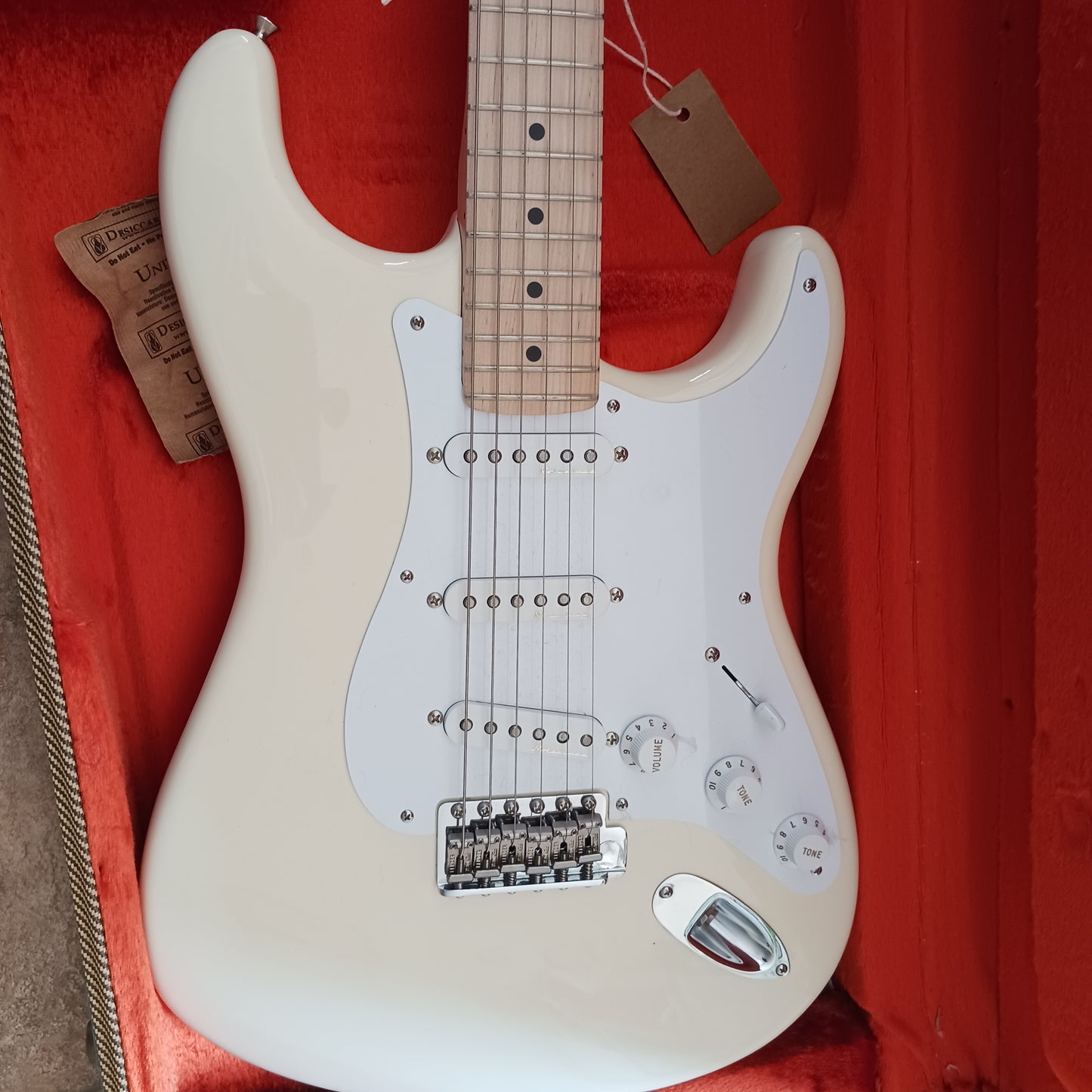 Fender Eric Clapton Signature Strat Electric Guitar in Olympic White (PREOWNED)